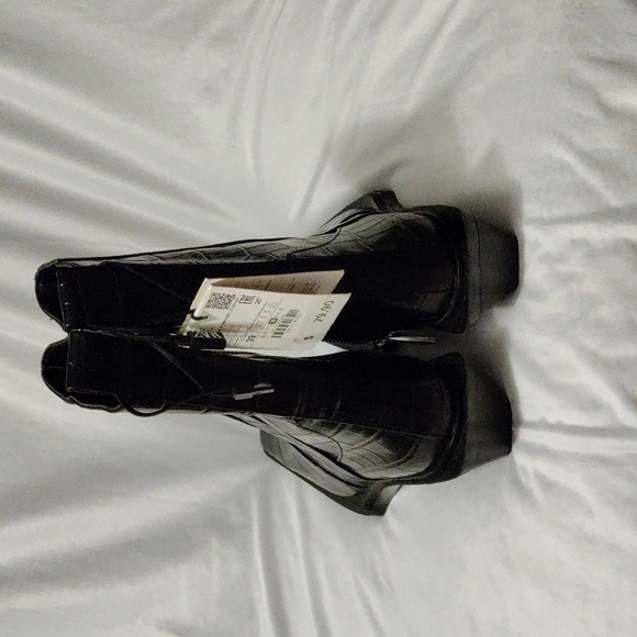 NWT Women's Zara Black Heeled ankle boots - Picture 3 of 6